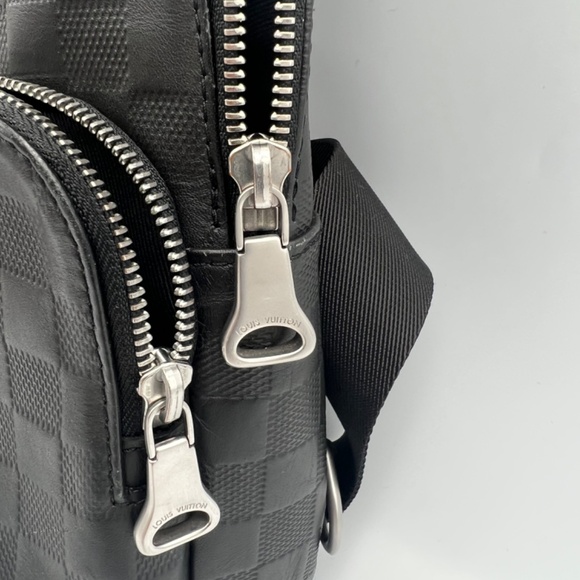 LV Avenue Slingbag preloved - Picture 8 of 13